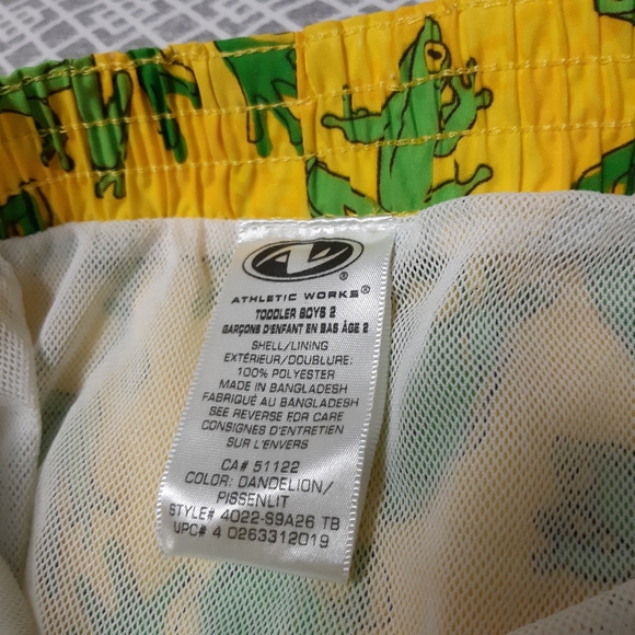 Boys 2 piece matching frog themed Swim wear. - Picture 6 of 7